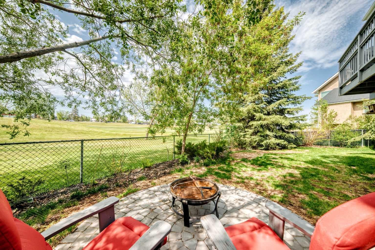 37 LAKESIDE GREENS Close 