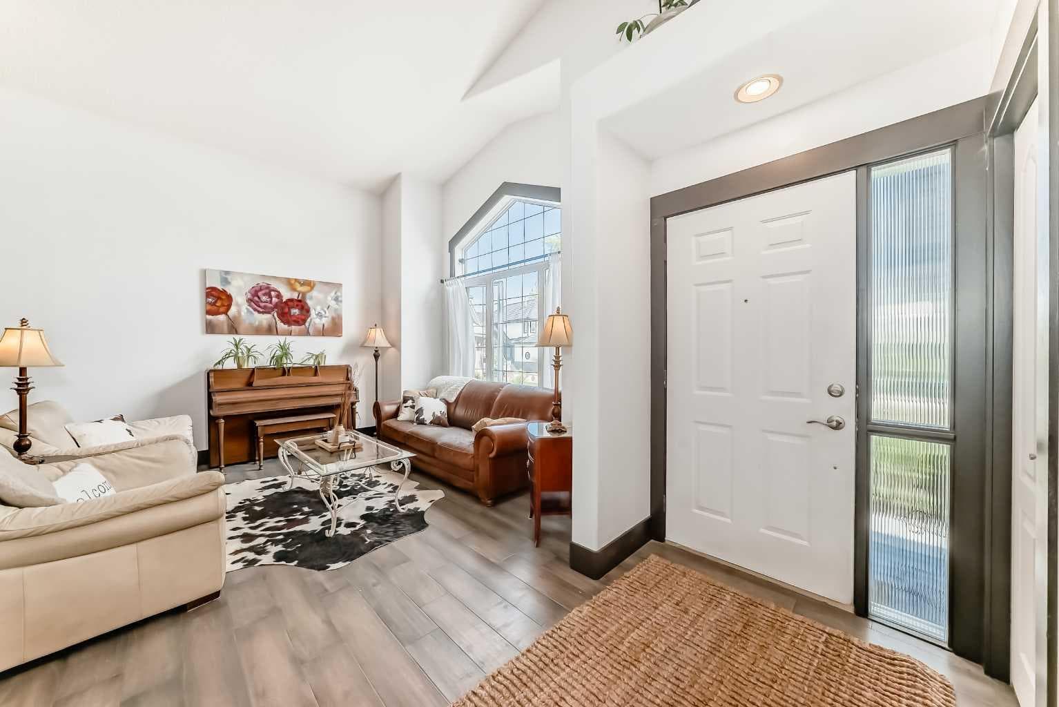 37 LAKESIDE GREENS Close 