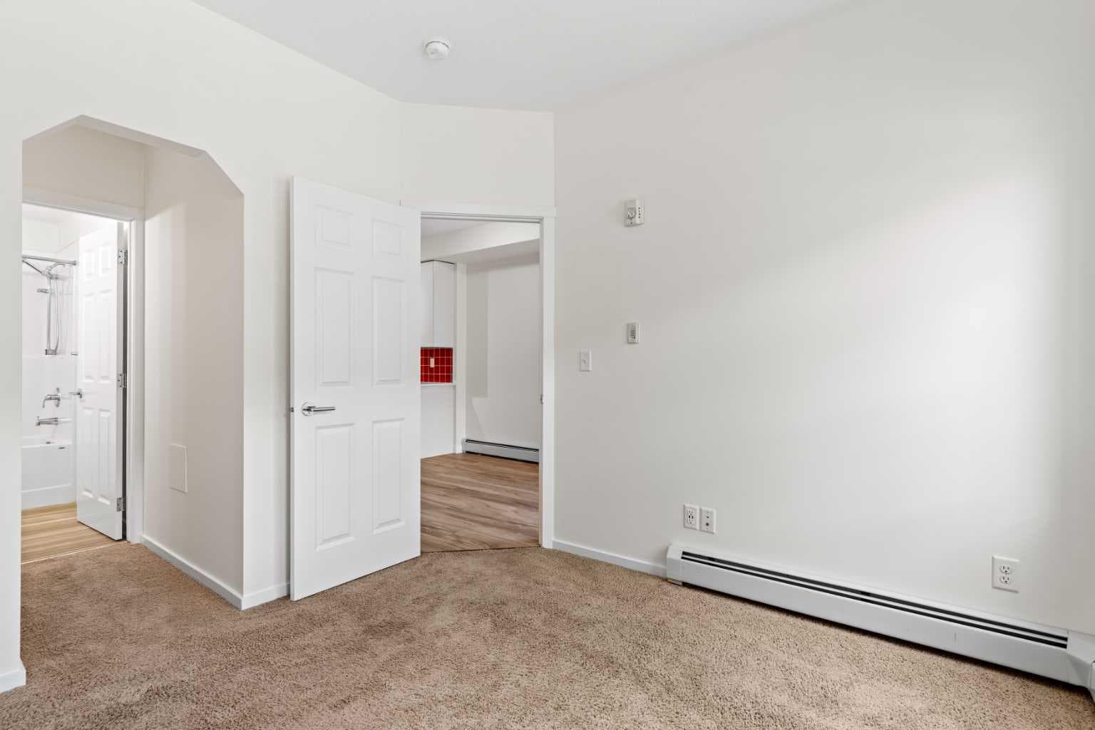1205, 215 Legacy Boulevard SE