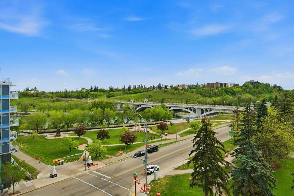 606, 205 Riverfront Avenue SW