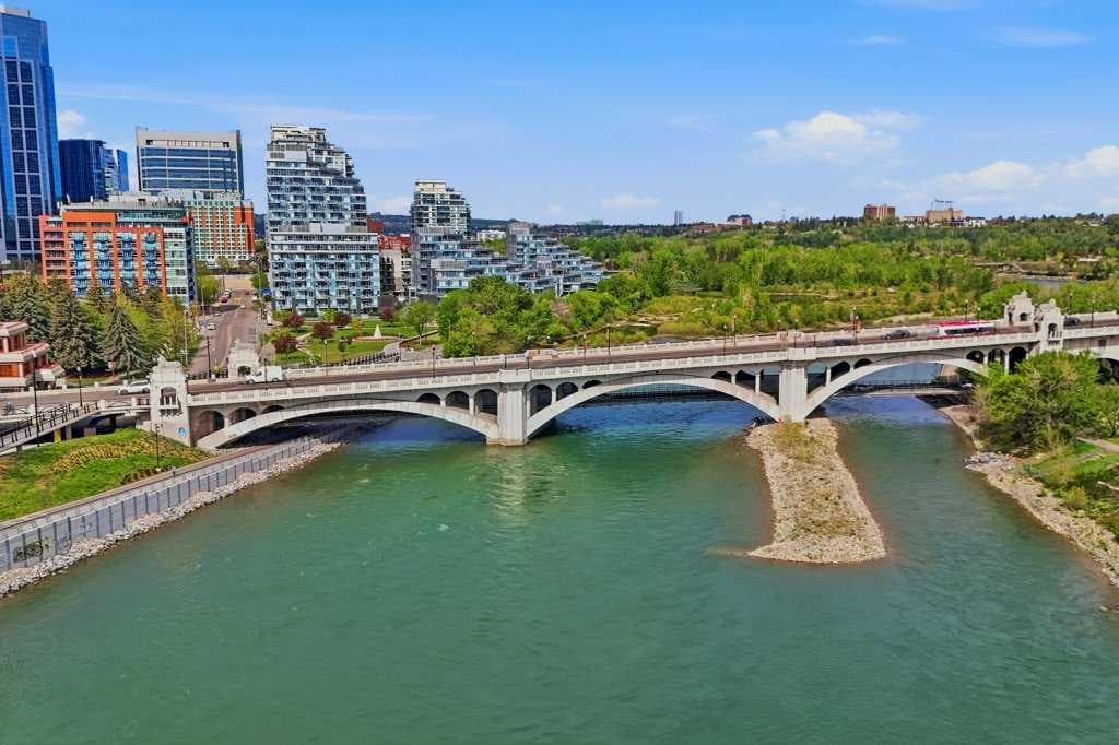 606, 205 Riverfront Avenue SW