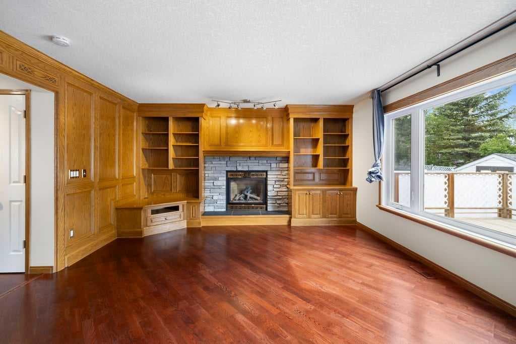 439 Douglas Woods Drive SE
