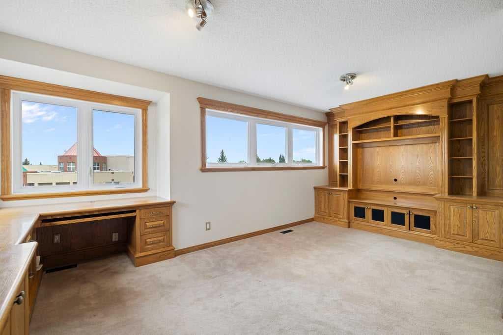 439 Douglas Woods Drive SE
