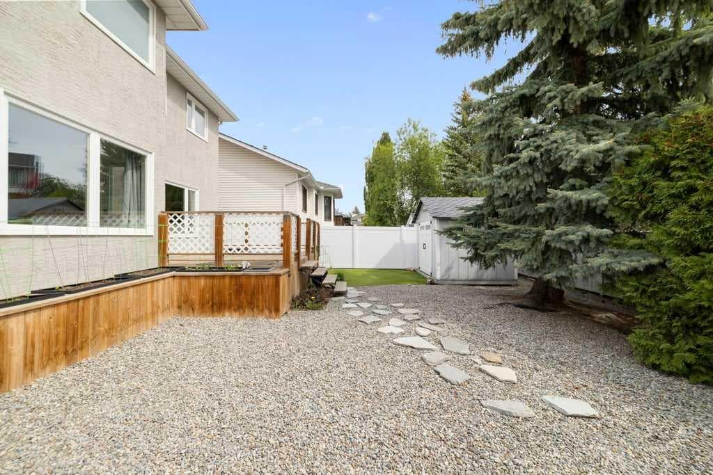 439 Douglas Woods Drive SE