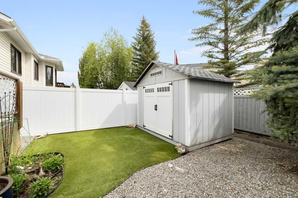 439 Douglas Woods Drive SE