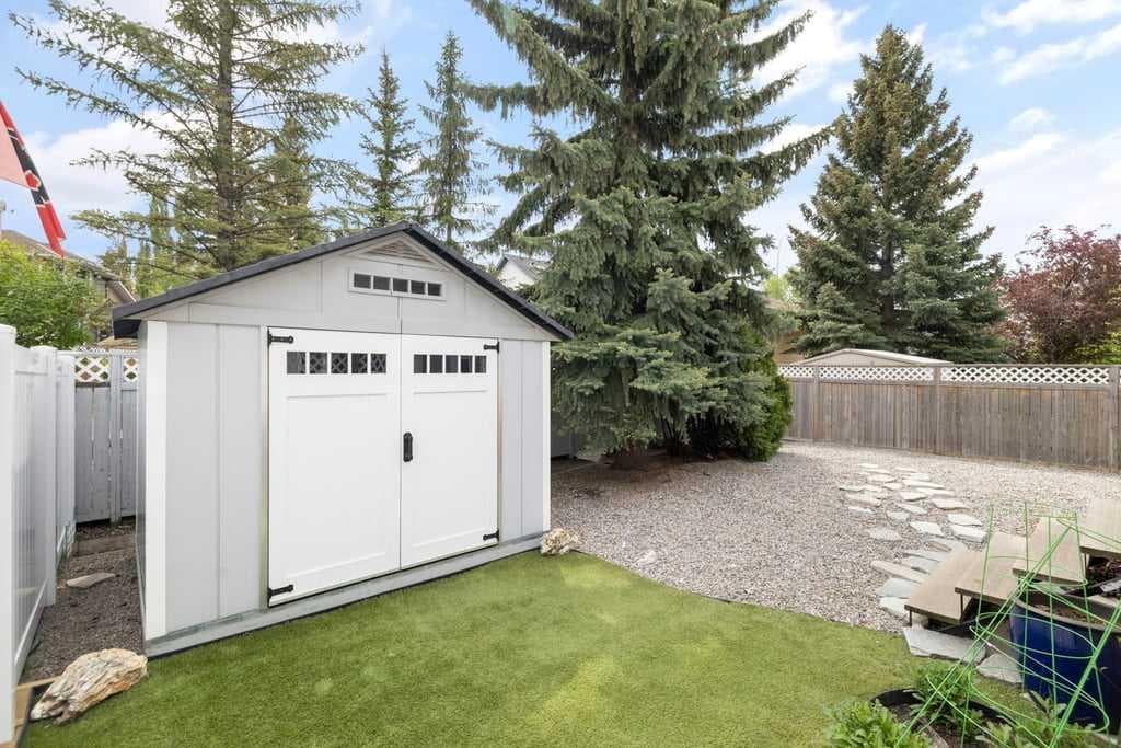 439 Douglas Woods Drive SE