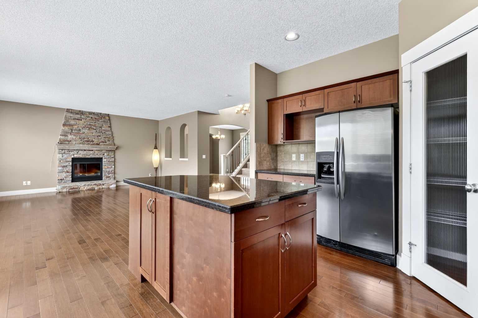 337 Discovery Ridge Boulevard SW