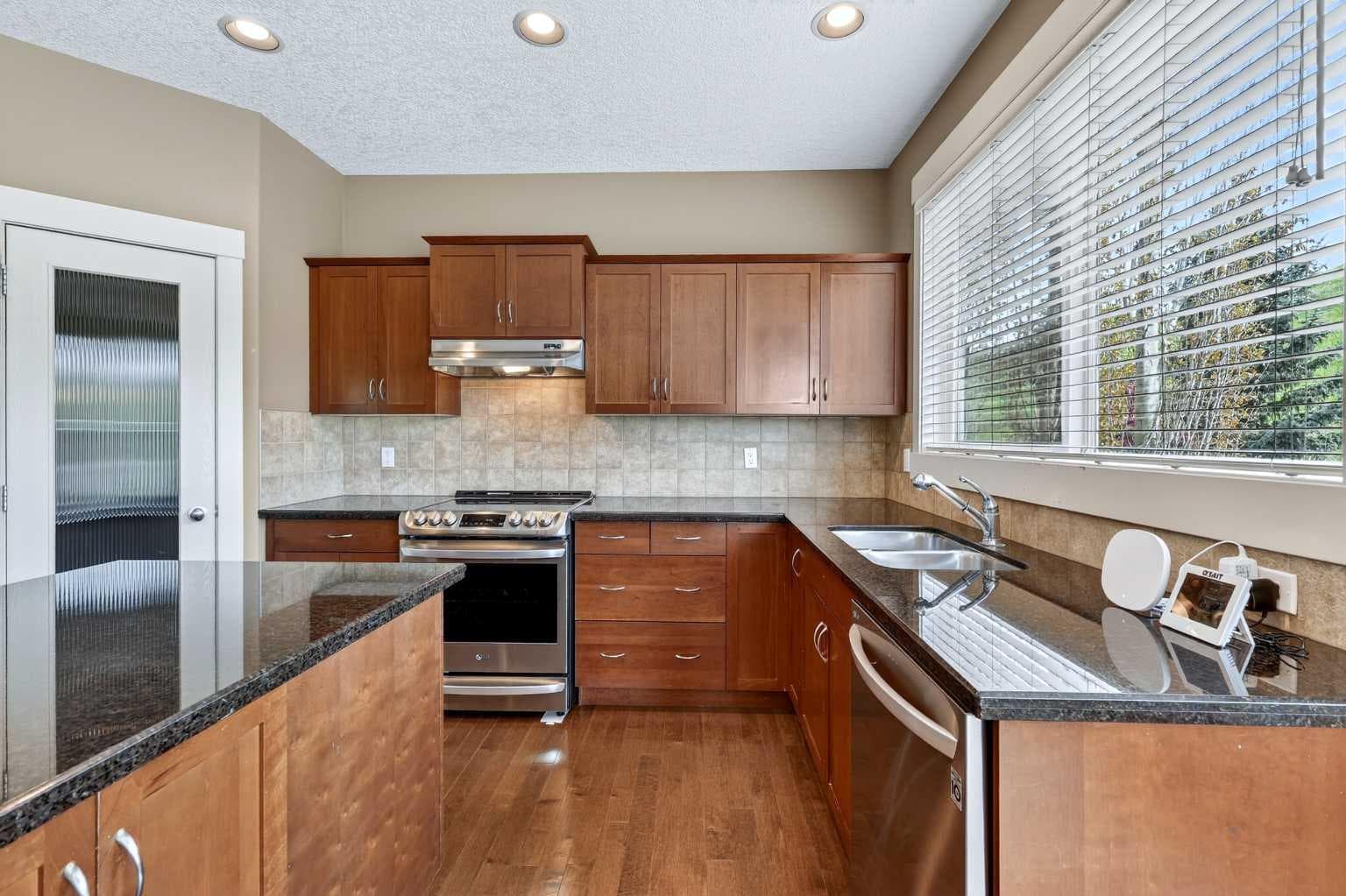 337 Discovery Ridge Boulevard SW