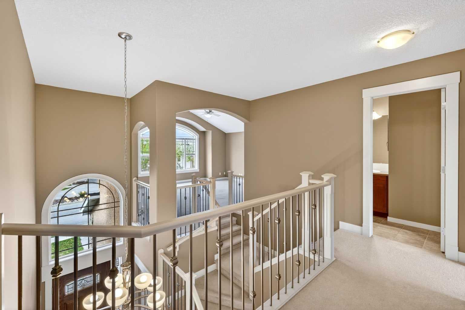 337 Discovery Ridge Boulevard SW