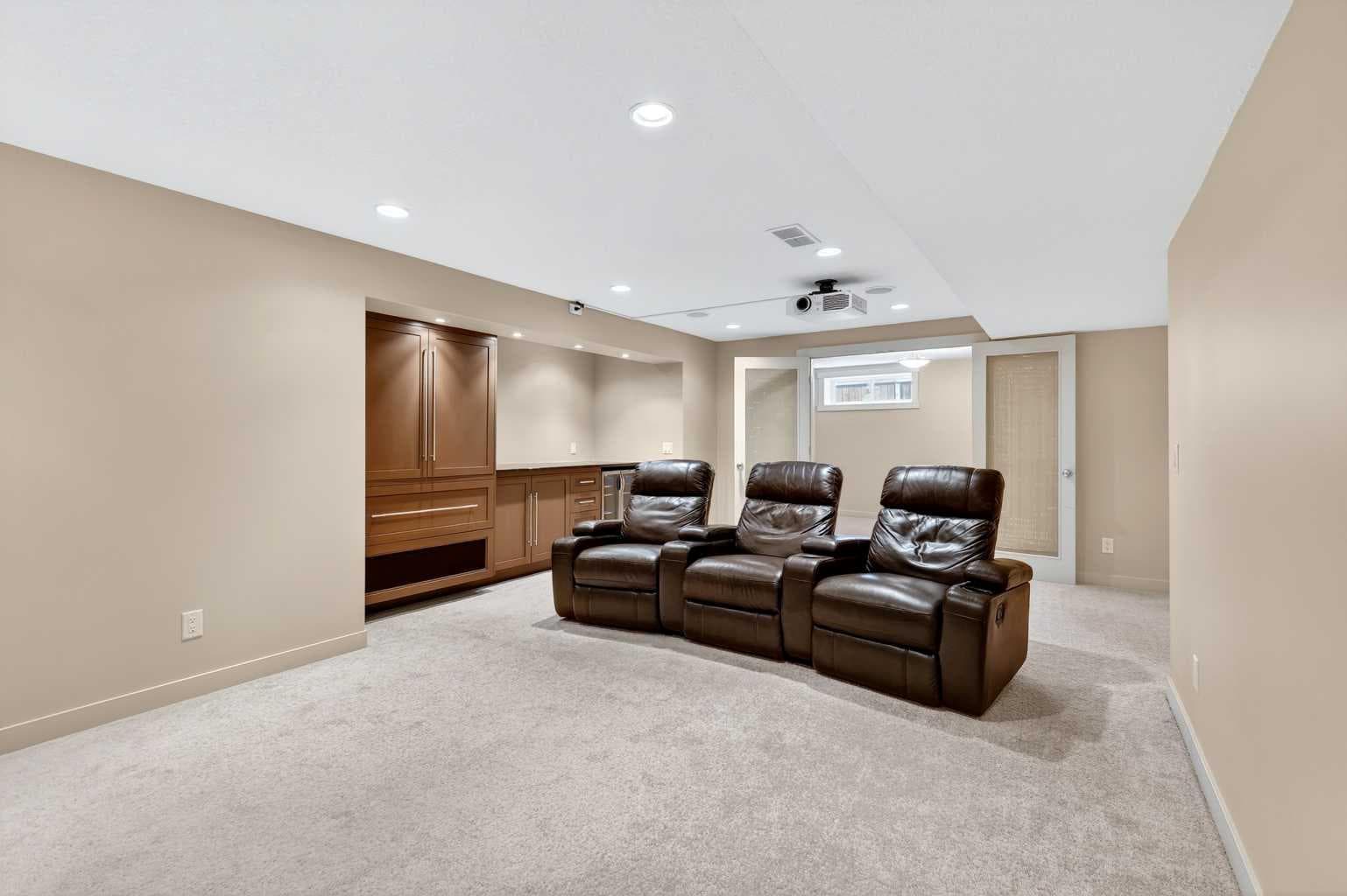 337 Discovery Ridge Boulevard SW