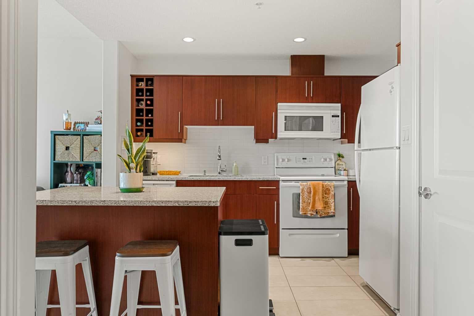 1808, 55 Spruce Place SW
