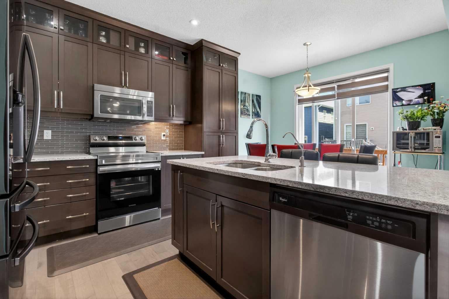 45 Cityscape View NE