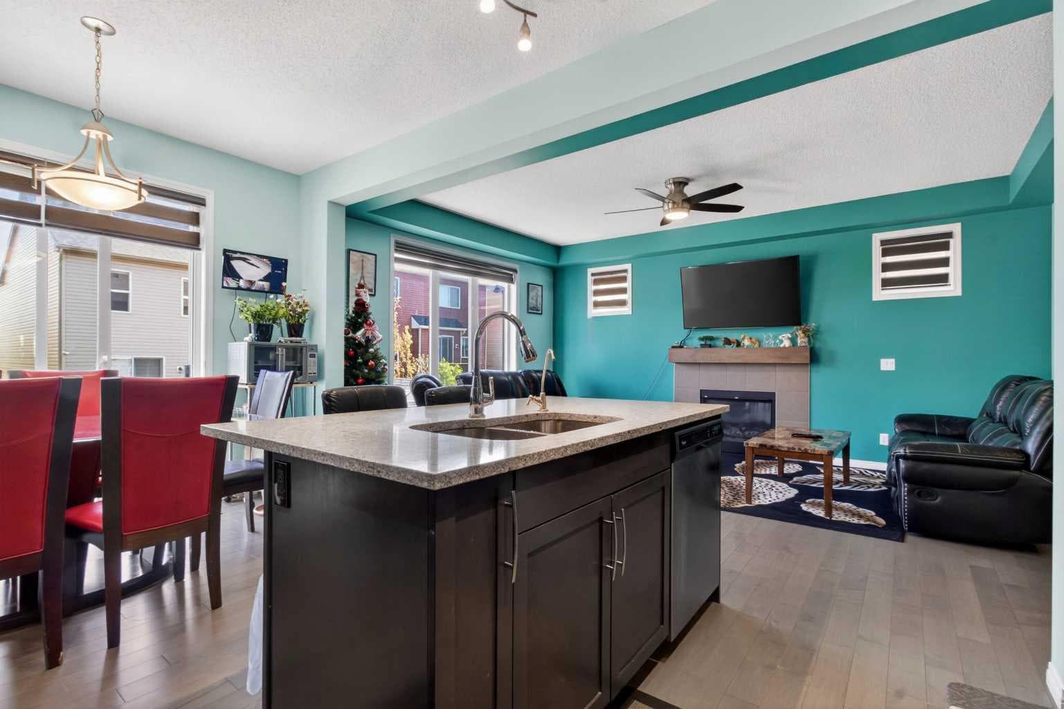 45 Cityscape View NE