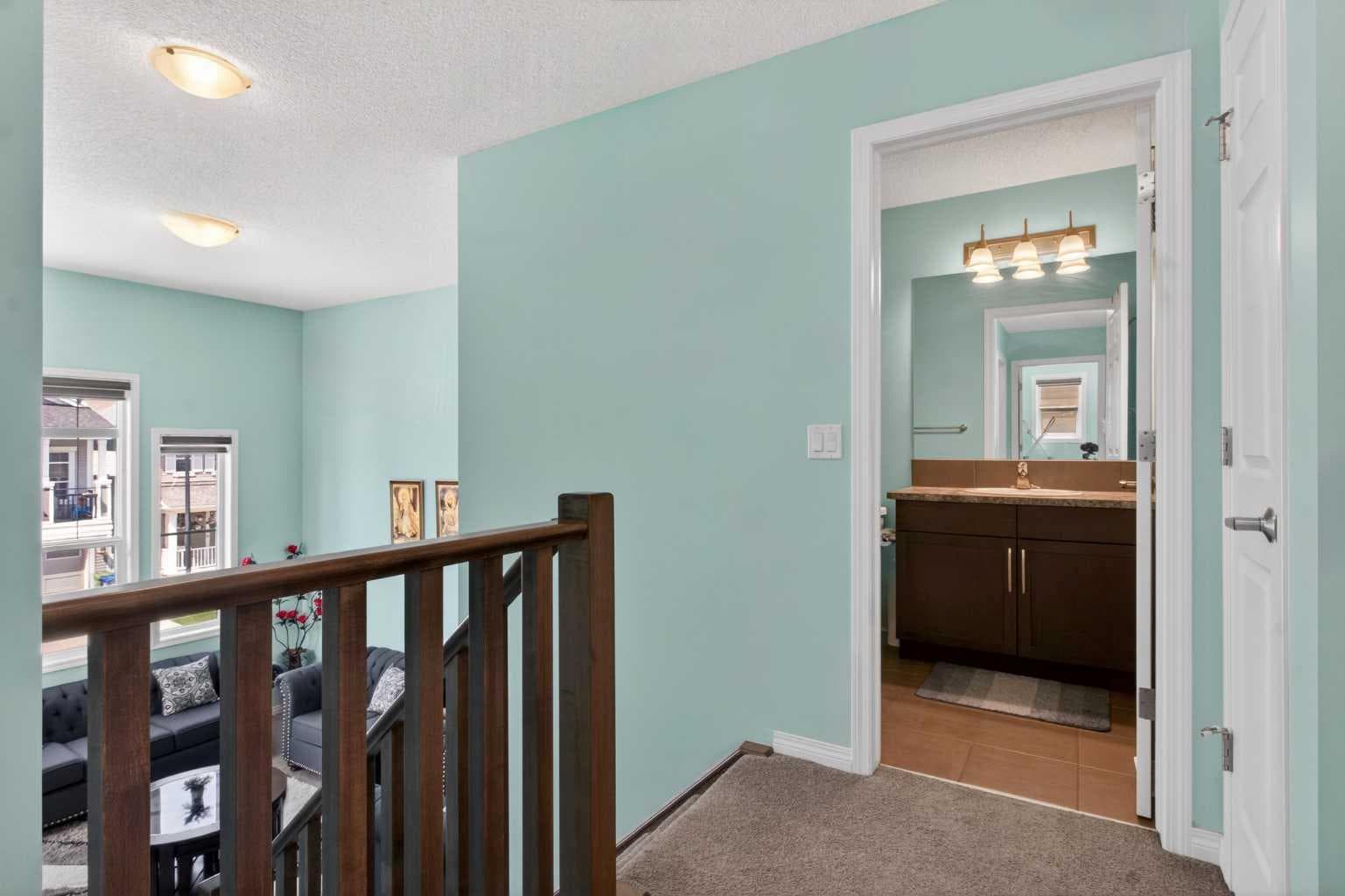 45 Cityscape View NE