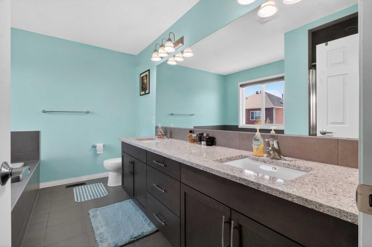45 Cityscape View NE