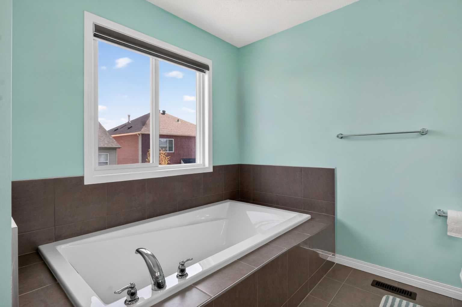 45 Cityscape View NE