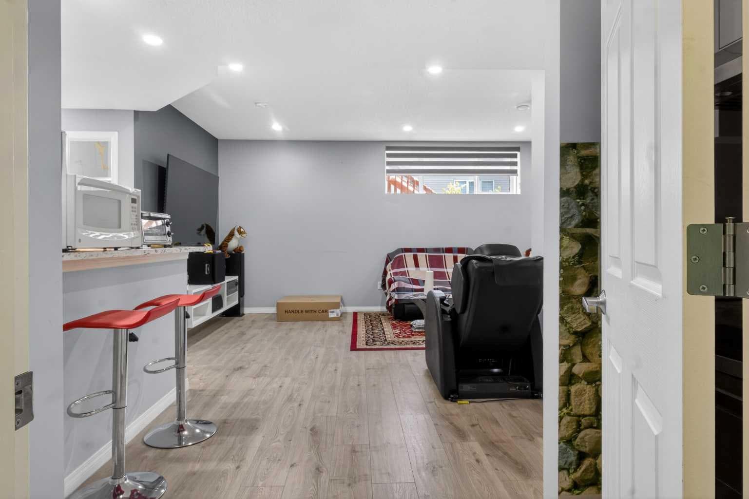 45 Cityscape View NE