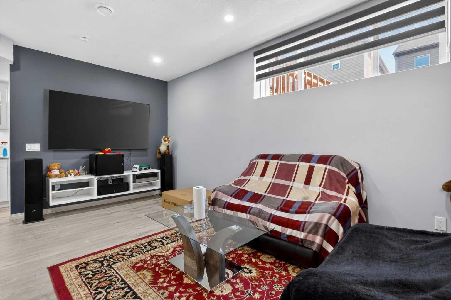 45 Cityscape View NE