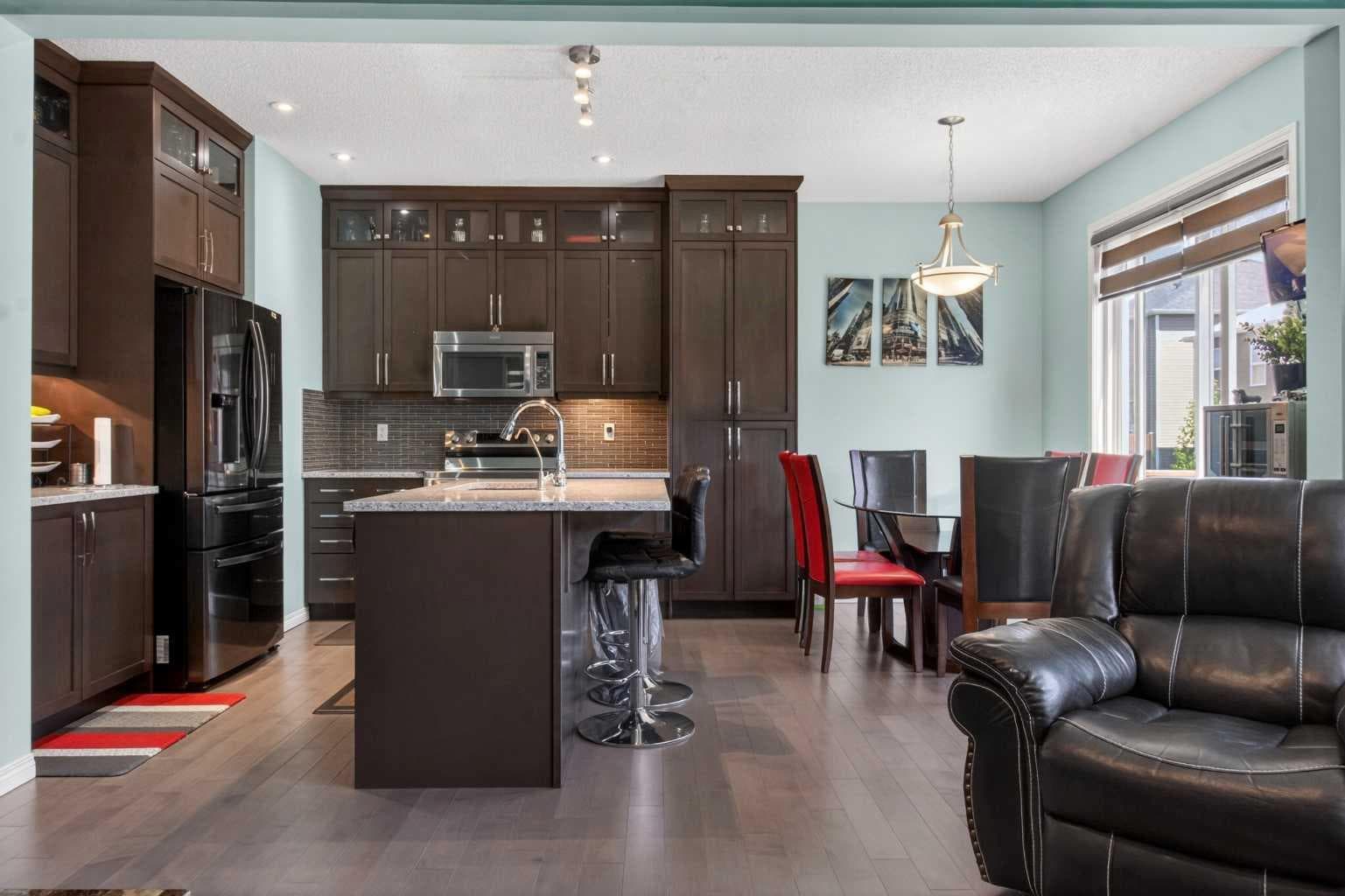 45 Cityscape View NE