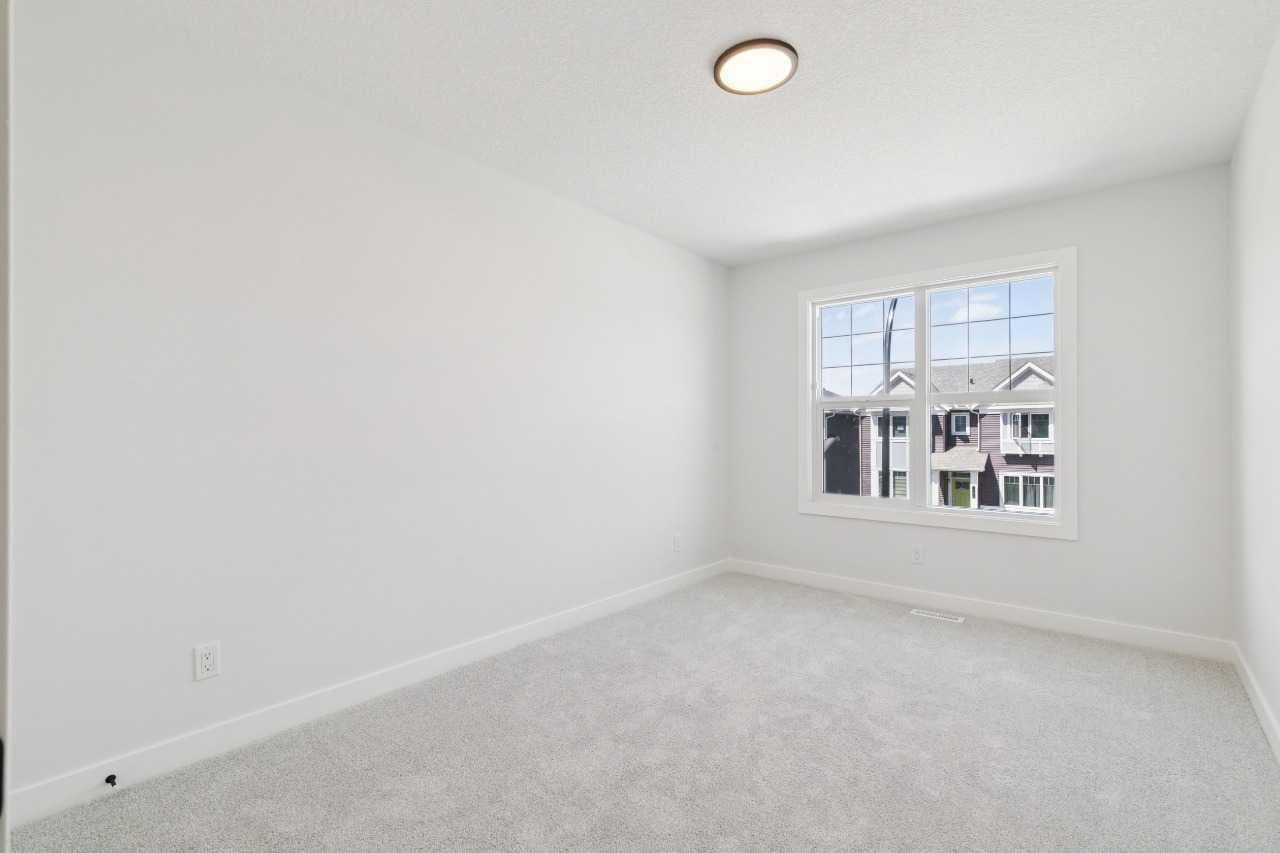 65 Sora Gardens SE