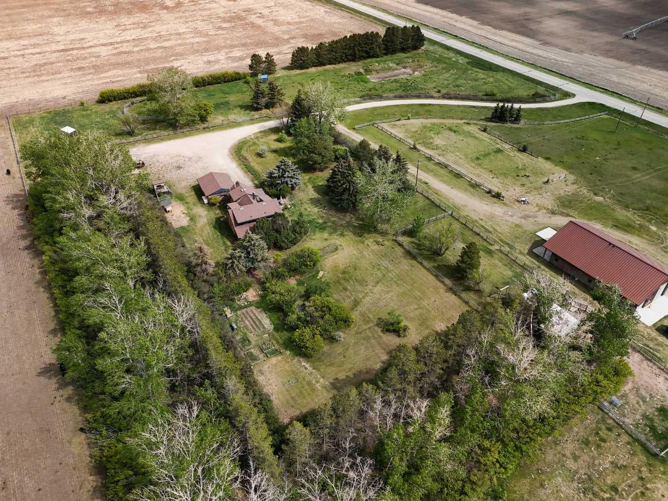 261074 Township Road 262  