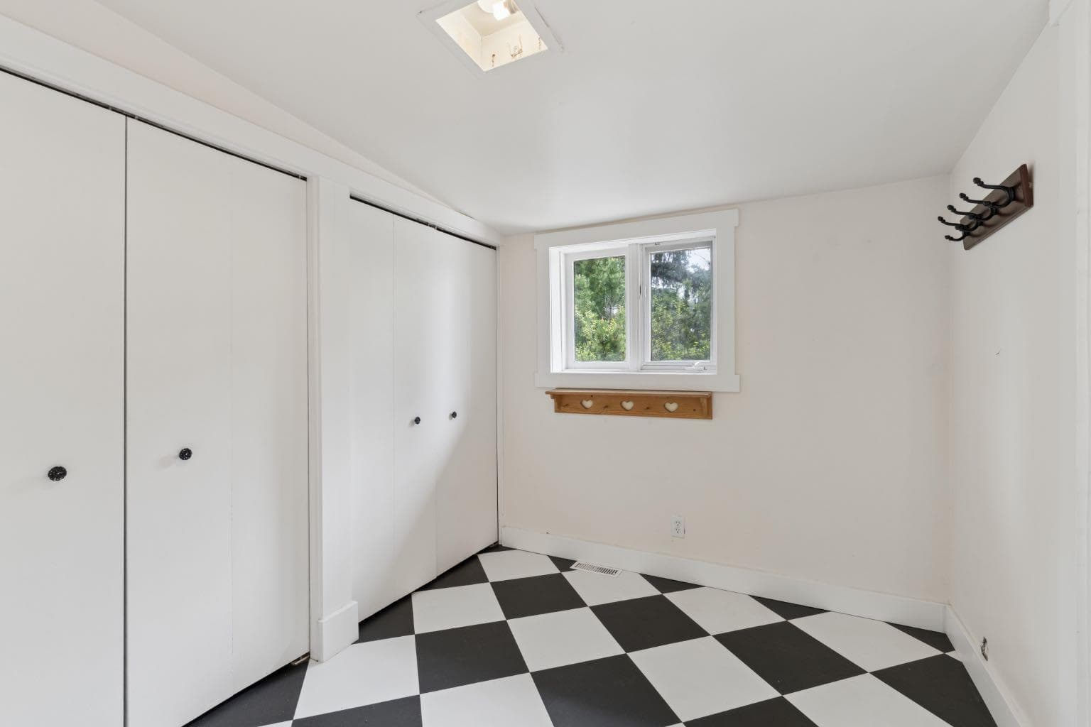 261074 Township Road 262  