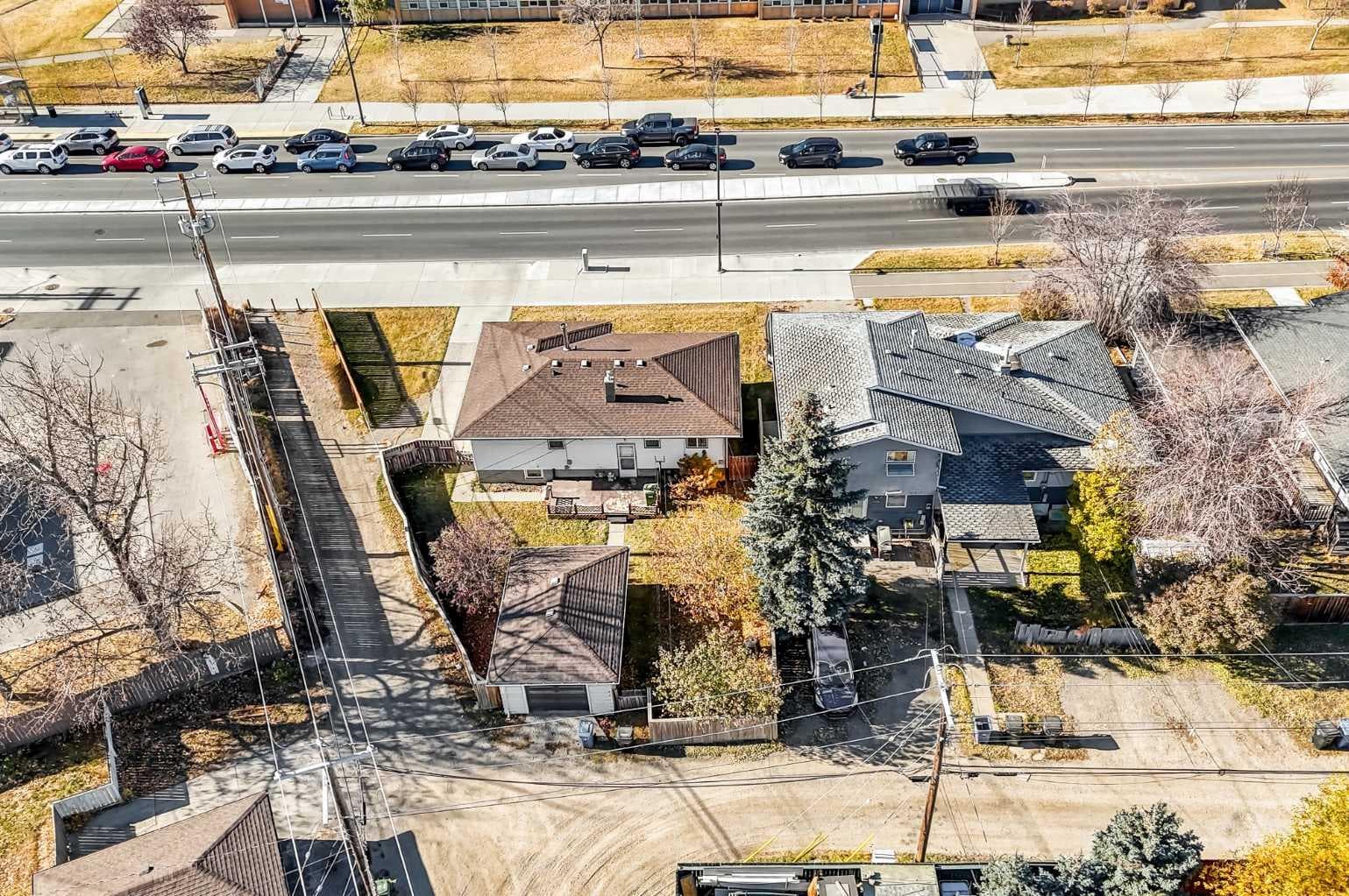 3452 37 Street SW