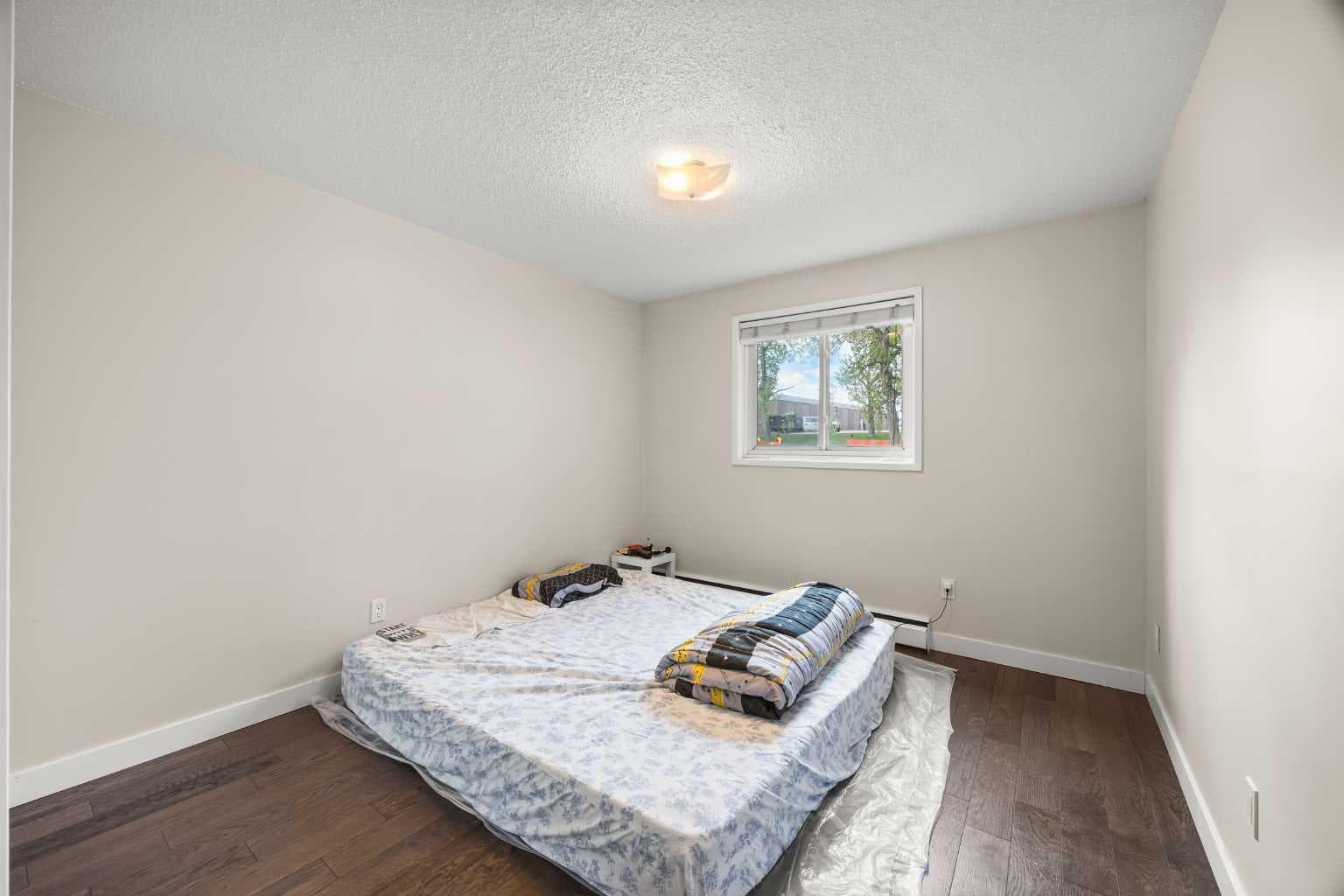 101, 3103 Blakiston Drive NW