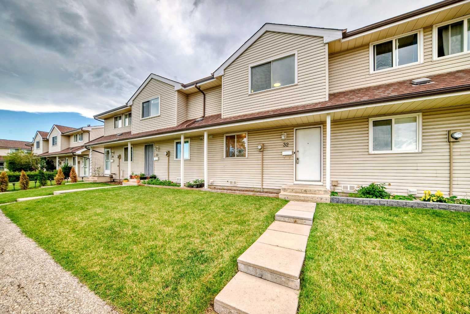 32, 1515 Falconridge Drive NE