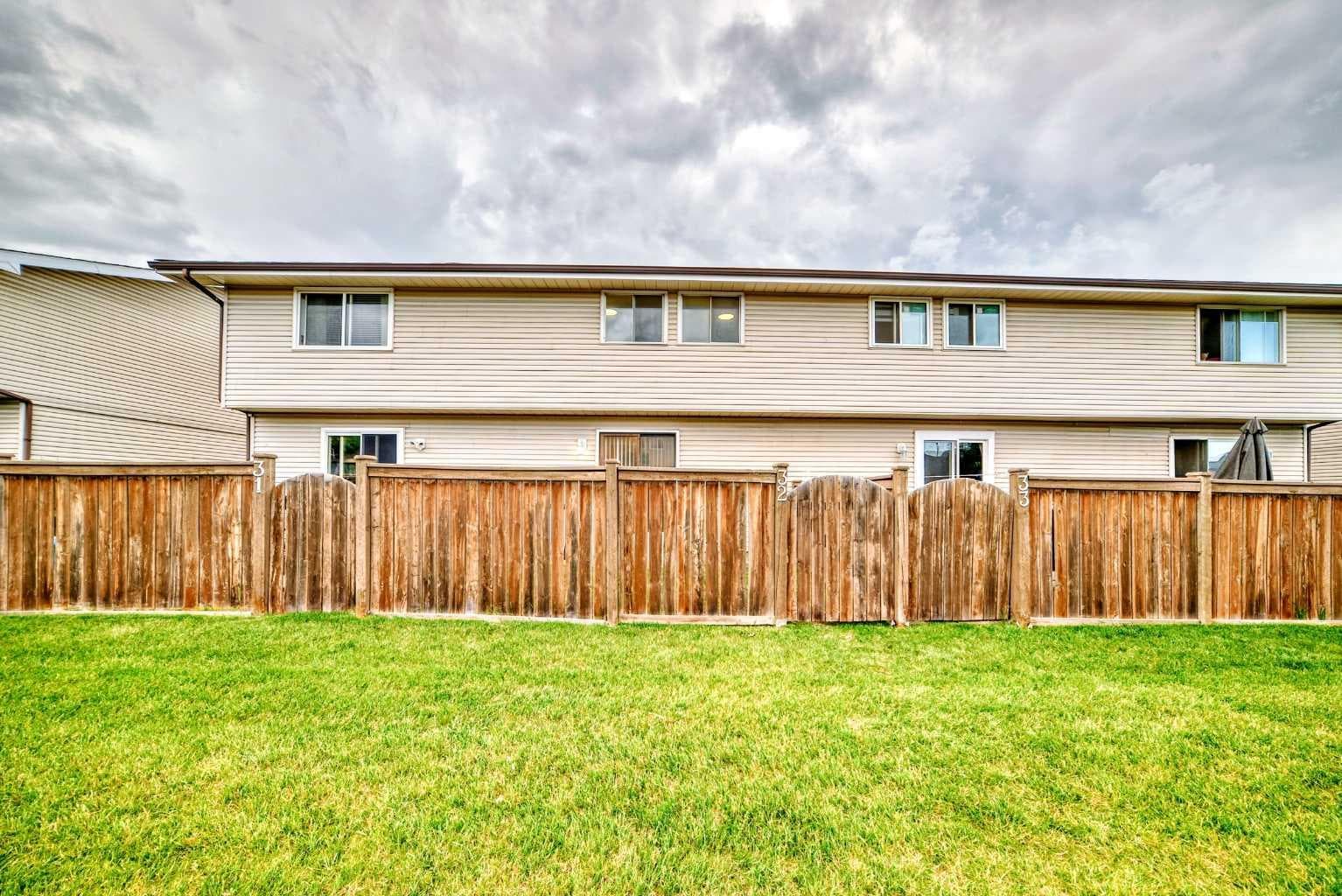 32, 1515 Falconridge Drive NE