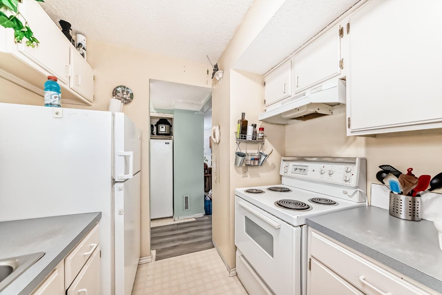 409, 2520 Palliser Drive SW