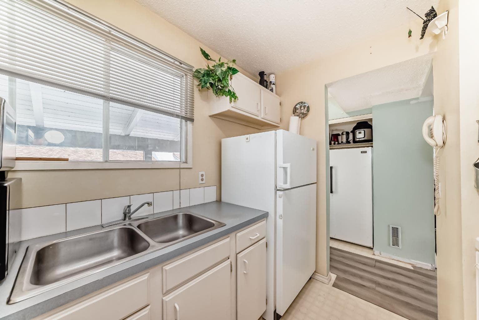 409, 2520 Palliser Drive SW