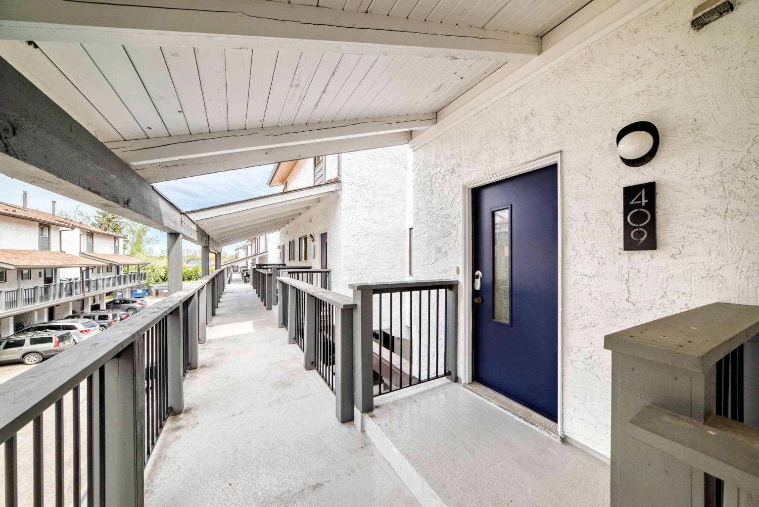 409, 2520 Palliser Drive SW
