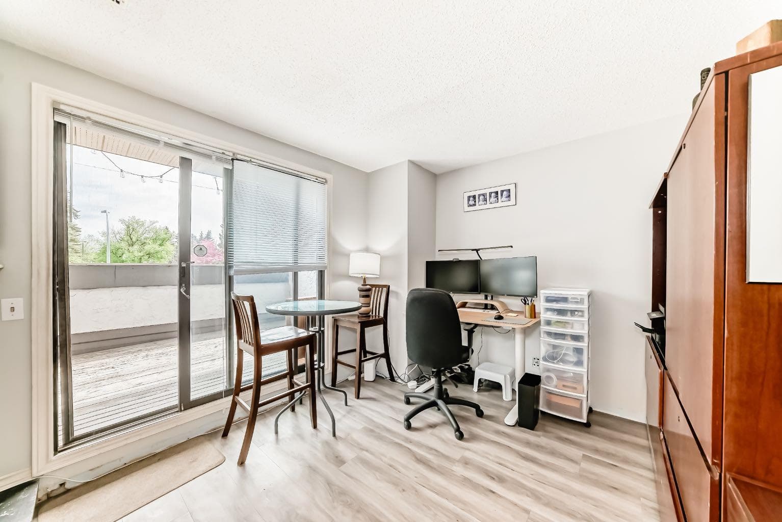 409, 2520 Palliser Drive SW