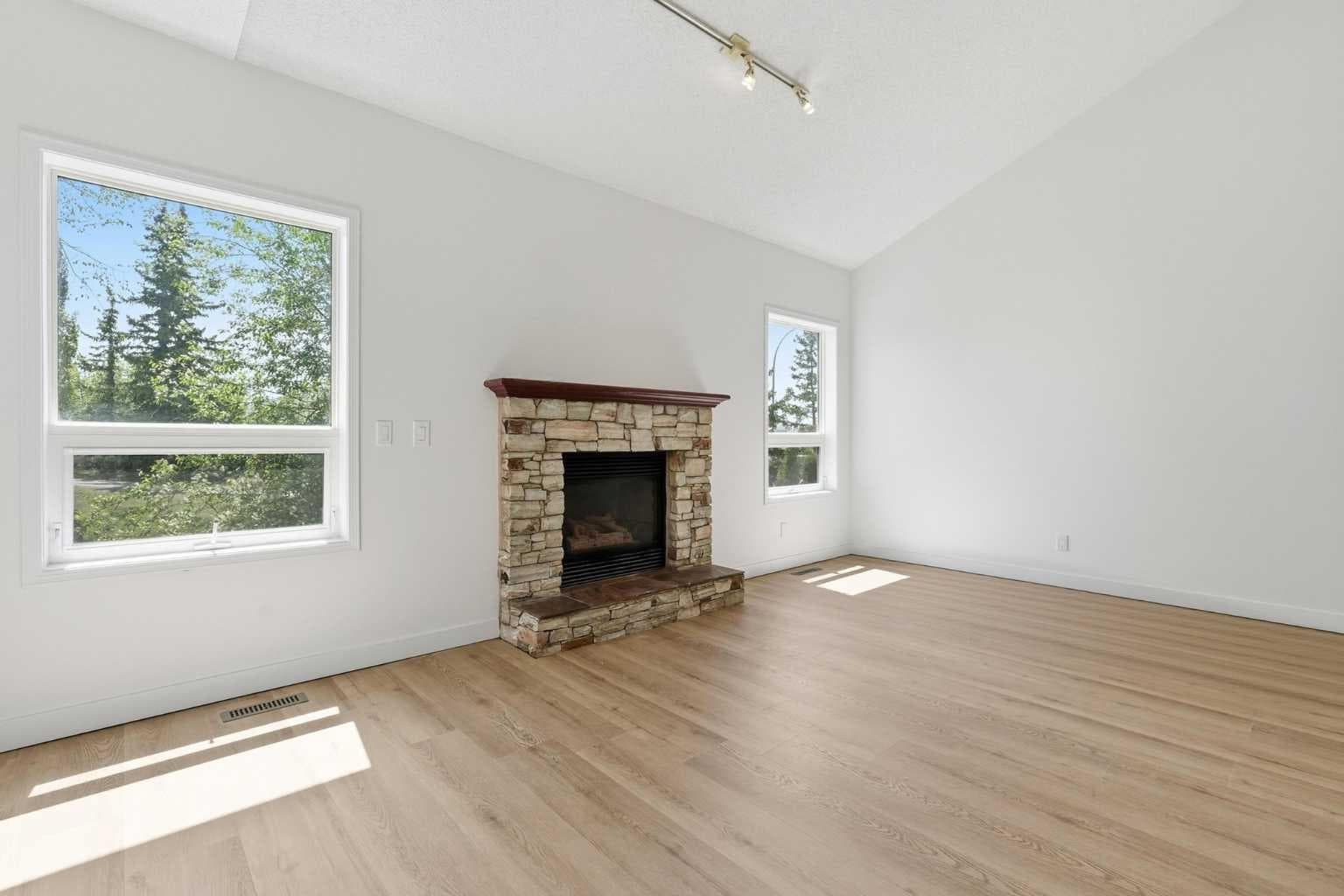 142 Elizabeth Way SE