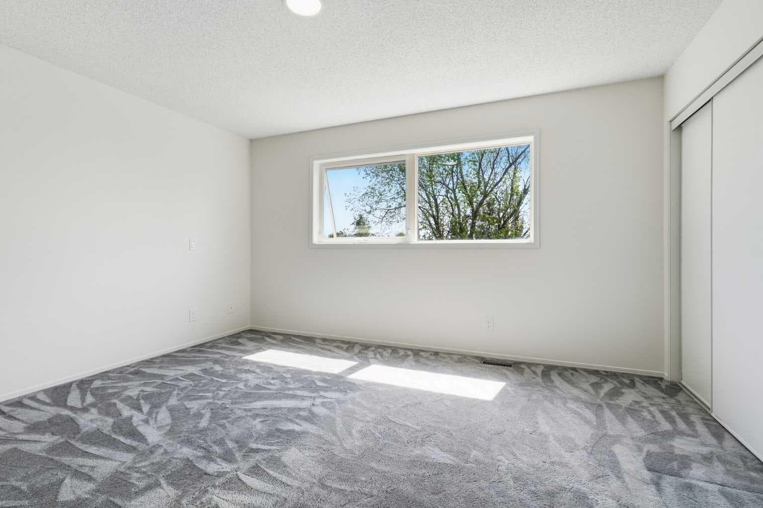 142 Elizabeth Way SE