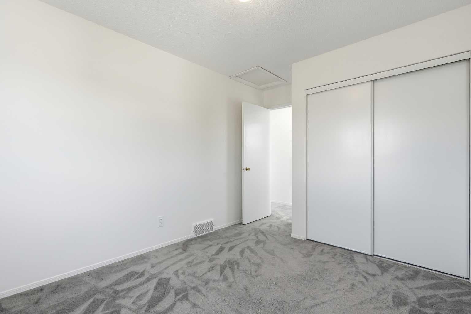 142 Elizabeth Way SE