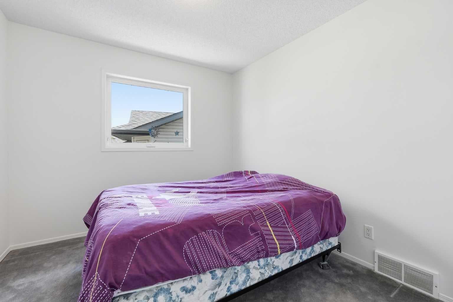 142 Elizabeth Way SE