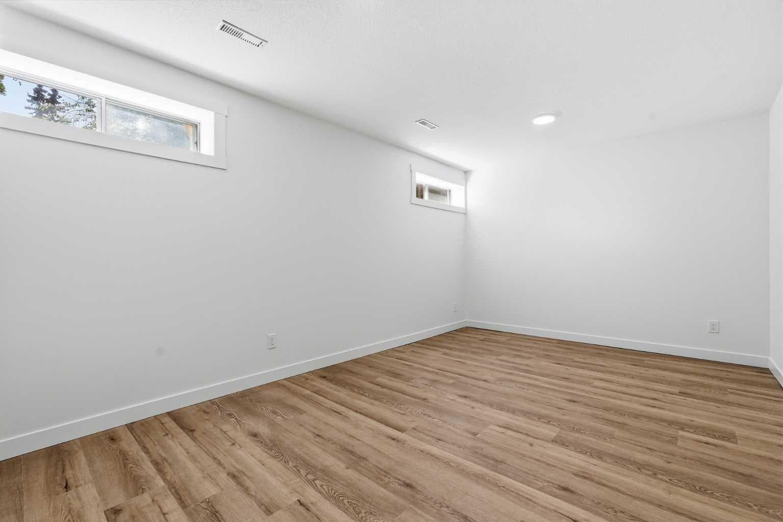 142 Elizabeth Way SE