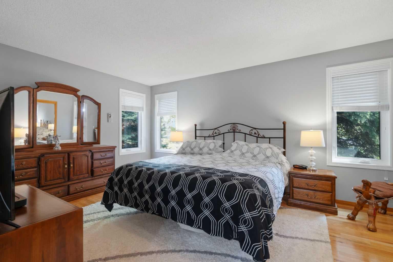 42 Douglasbank Gardens SE