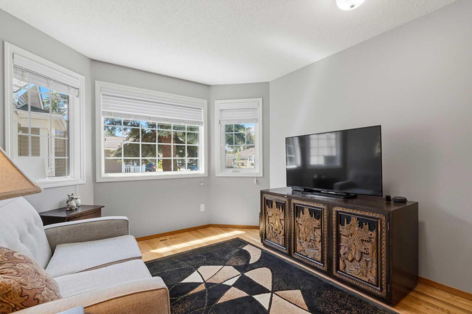 42 Douglasbank Gardens SE