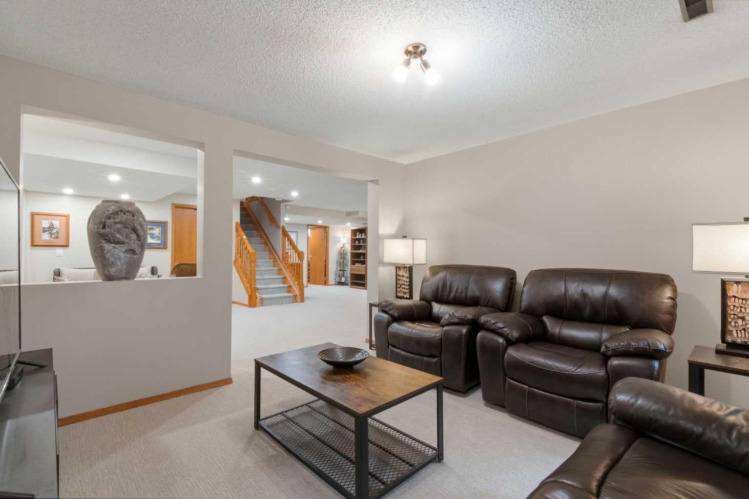 42 Douglasbank Gardens SE