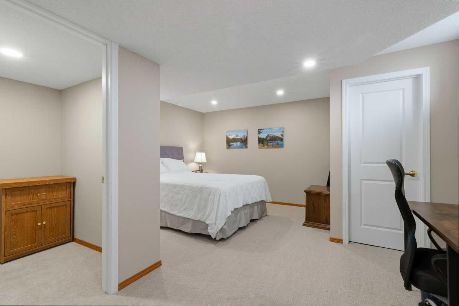 42 Douglasbank Gardens SE