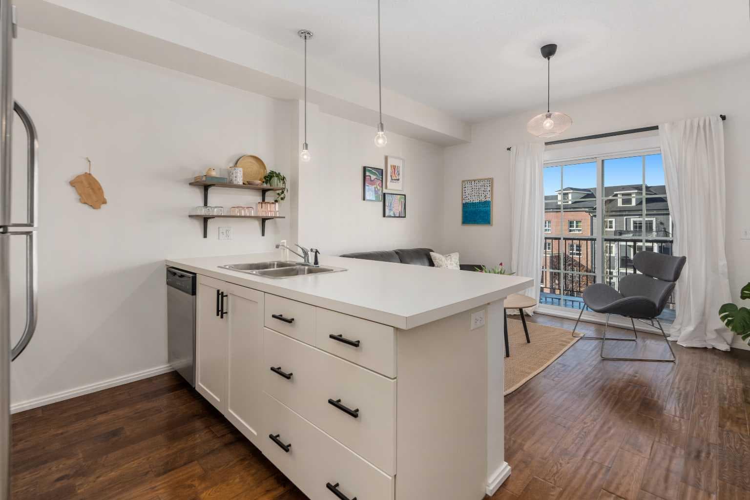 1403, 279 Copperpond Common SE