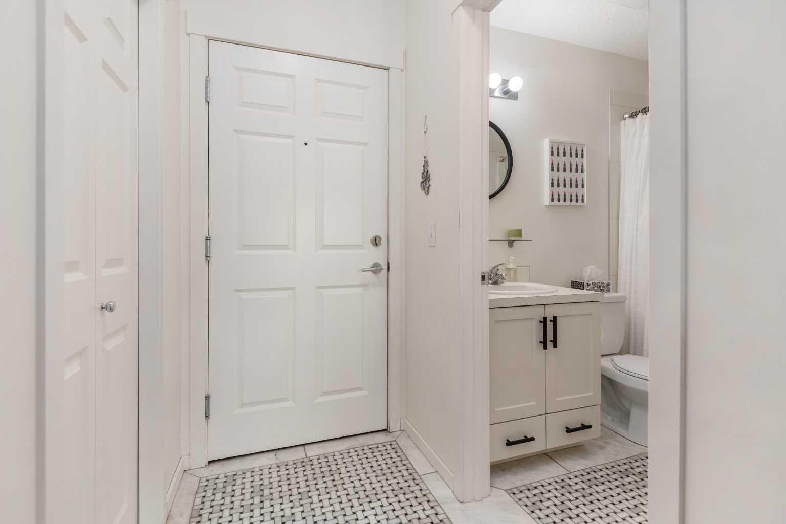 1403, 279 Copperpond Common SE