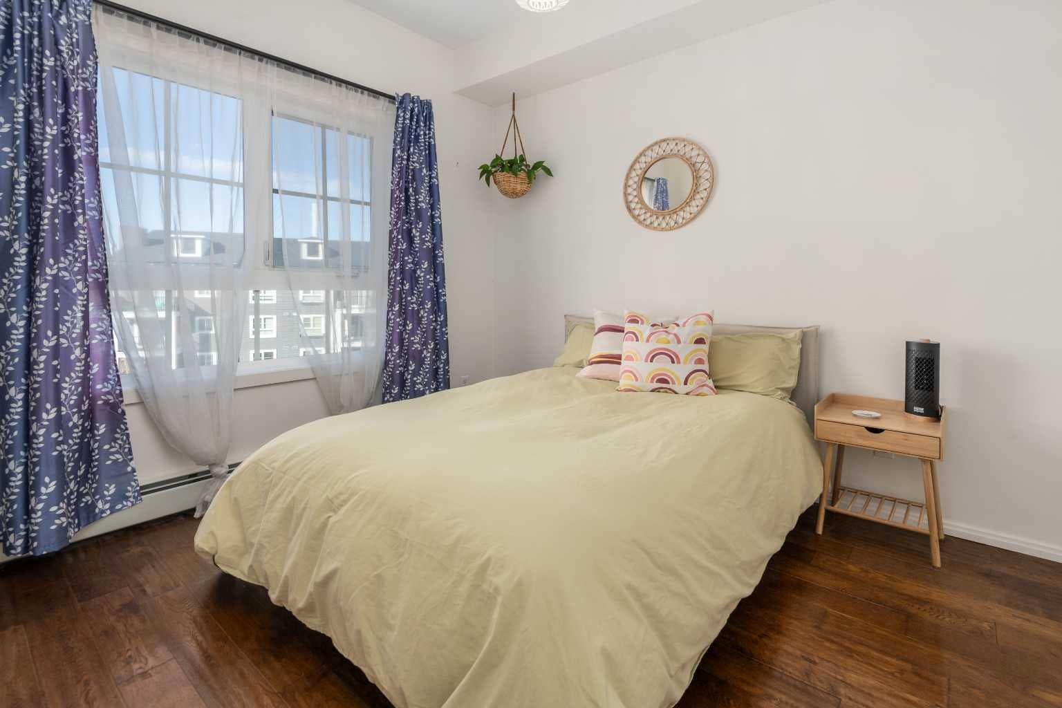 1403, 279 Copperpond Common SE
