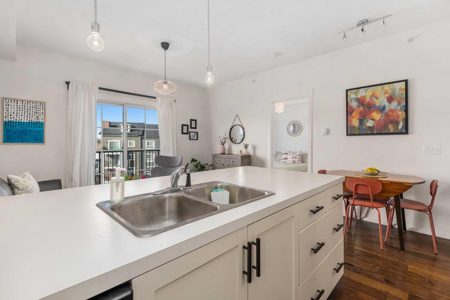 1403, 279 Copperpond Common SE