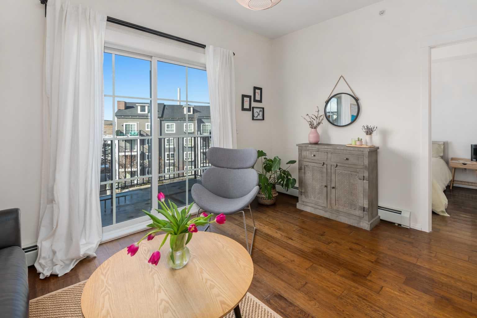 1403, 279 Copperpond Common SE