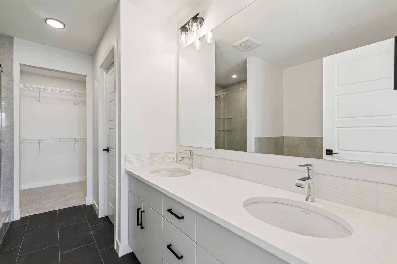 73 Sora Gardens SE