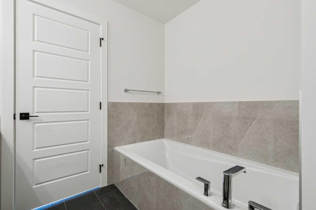 73 Sora Gardens SE
